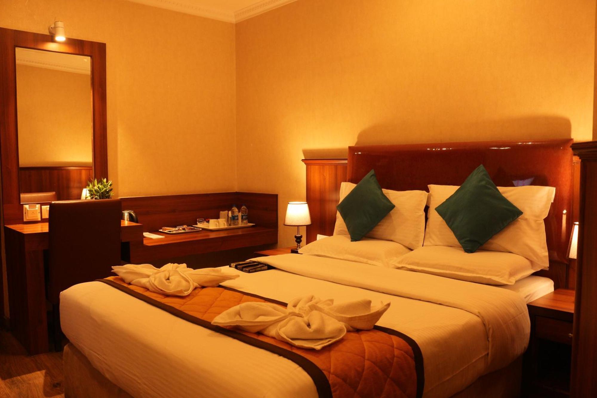Hotel Noor Empire International Kormangala Bangalore Extérieur photo