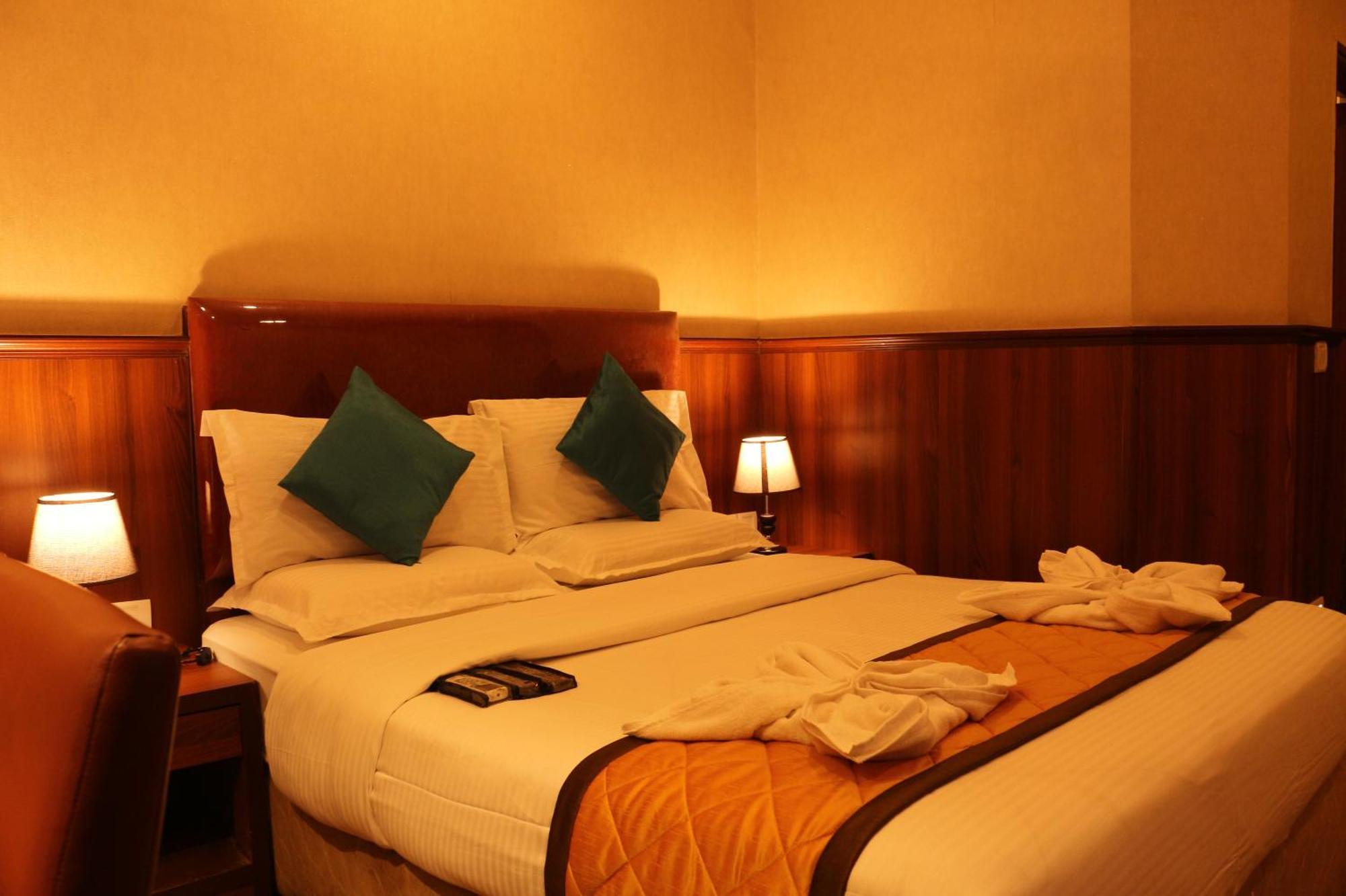 Hotel Noor Empire International Kormangala Bangalore Extérieur photo