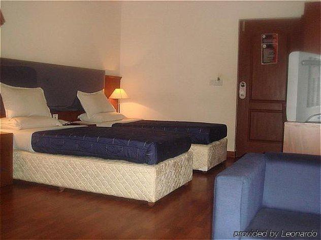 Hotel Noor Empire International Kormangala Bangalore Chambre photo