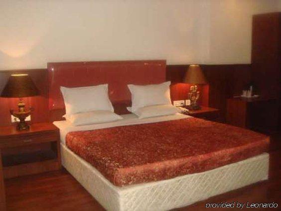 Hotel Noor Empire International Kormangala Bangalore Chambre photo
