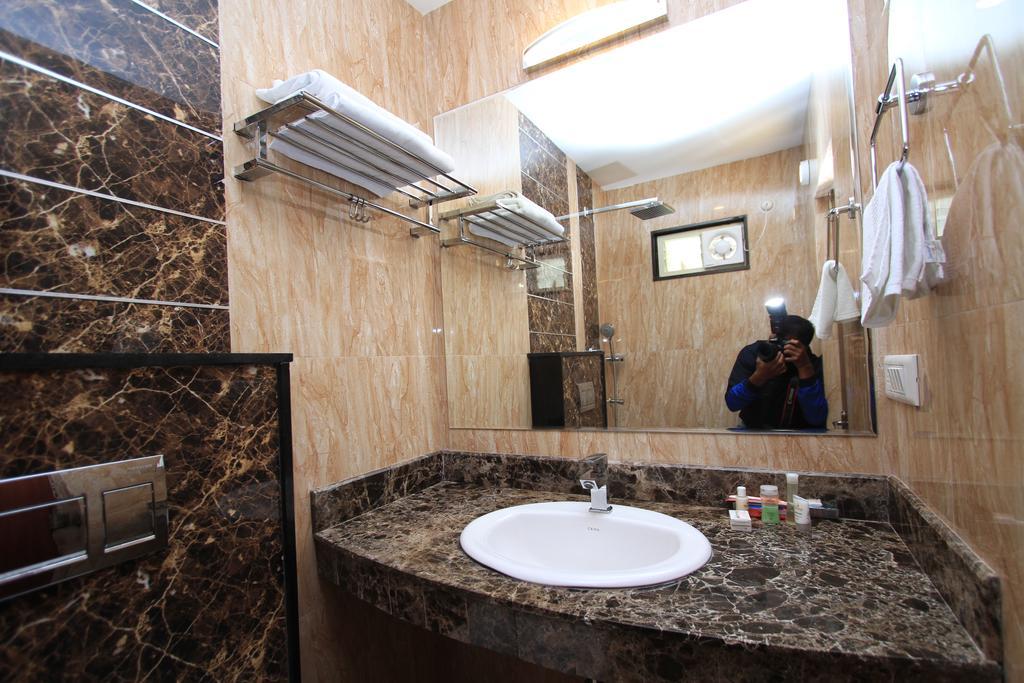 Hotel Noor Empire International Kormangala Bangalore Extérieur photo