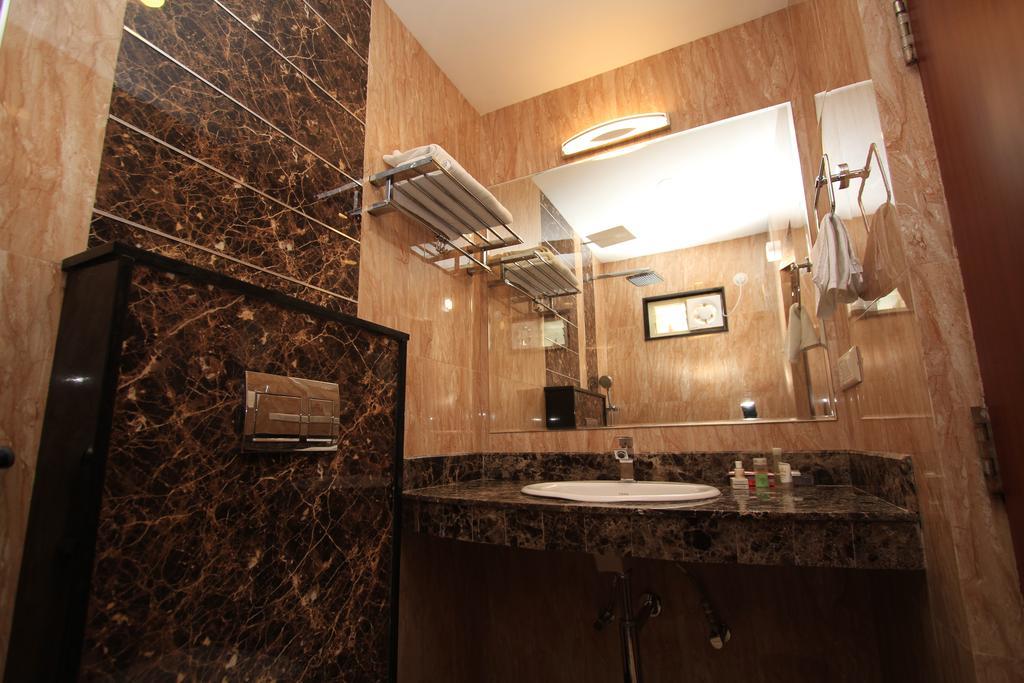 Hotel Noor Empire International Kormangala Bangalore Extérieur photo
